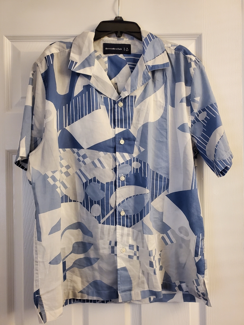 Abercrombie & Fitch Blue and White Abstract Camp Shirt